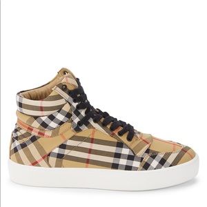 Burberry High Sneaker ❤️
